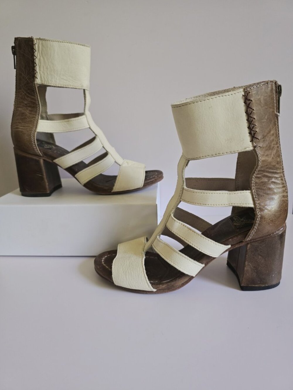 Freebird Raven Gladiator Open Peep Toe Heeled Sandals Size 8 Leather Ivory Brown